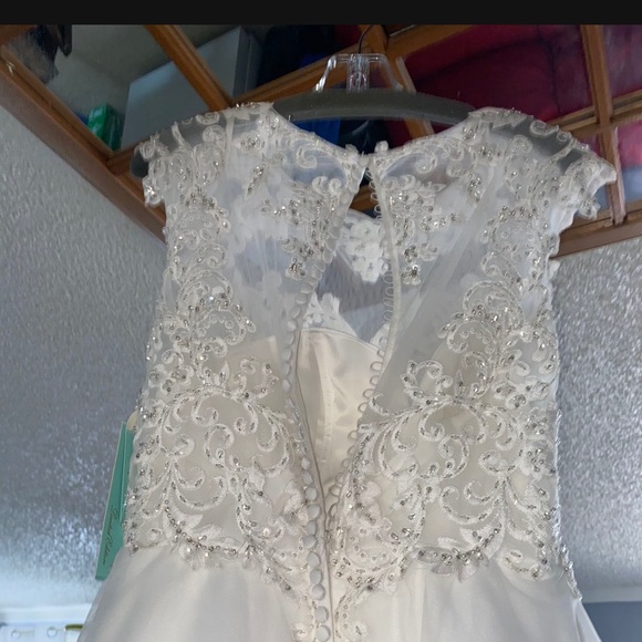 Wedding dress